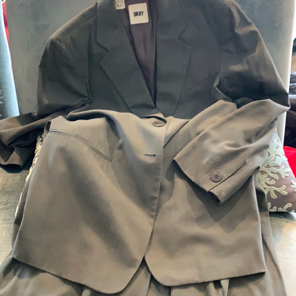 DKNY Olive/Gray Woman’s Suit,sz10